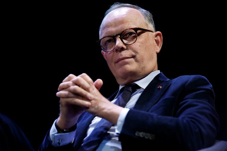 Présidentielle: Attal cherche la lumière, Philippe dans l'ombre