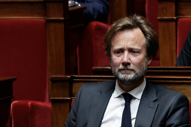 Tensions au PS: Boris Vallaud quitte la direction du parti
