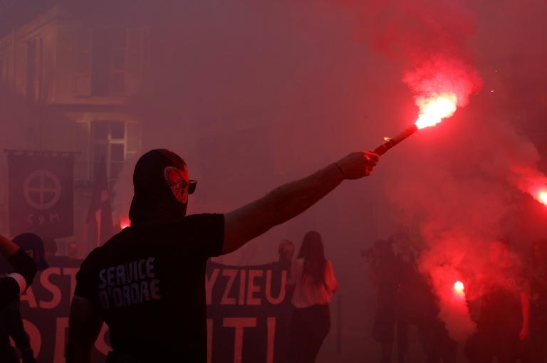 Paris: 46 gardes à vue en marge de manifestations d'ultradroite et antifasciste interdites