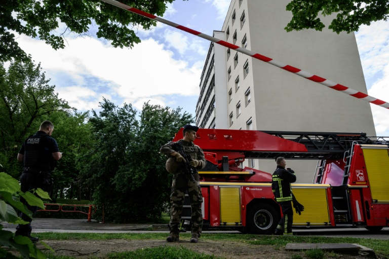 Un incendie criminel fait trois morts dans une banlieue de Lyon exposée au narcotrafic
