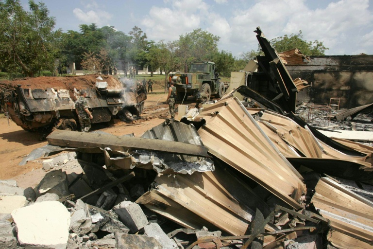 Deux décennies après, des proches des victimes du bombardement de Bouaké saisissent à nouveau la justice