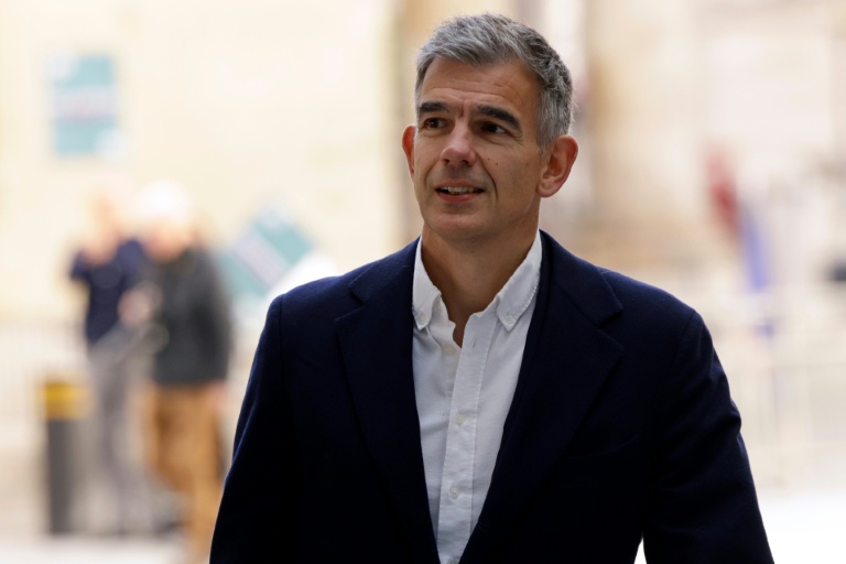 Le nouveau patron de la BBC, Matt Brittin, prend ses fonctions dans un contexte de crise