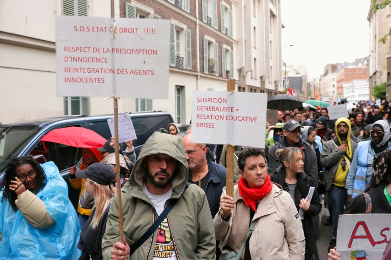 Périscolaire: plusieurs centaines d'animateurs défilent à Paris
