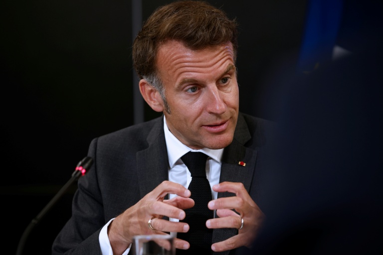 Consigne sur les bouteilles en plastique: Macron demande au gouvernement d'engager une concertation