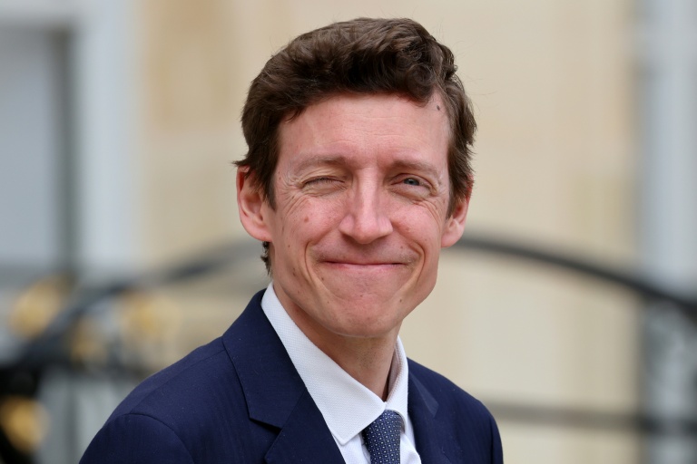 Baccalauréat: le ministre serre la vis sur l'orthographe et la fraude, un 