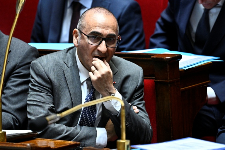 Protoxyde d'azote, rodéos, raves, supporters: les mesures clés du projet de loi Ripost