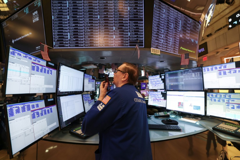 Wall Street termine en baisse, minée par l'envolée du coût de la dette américaine