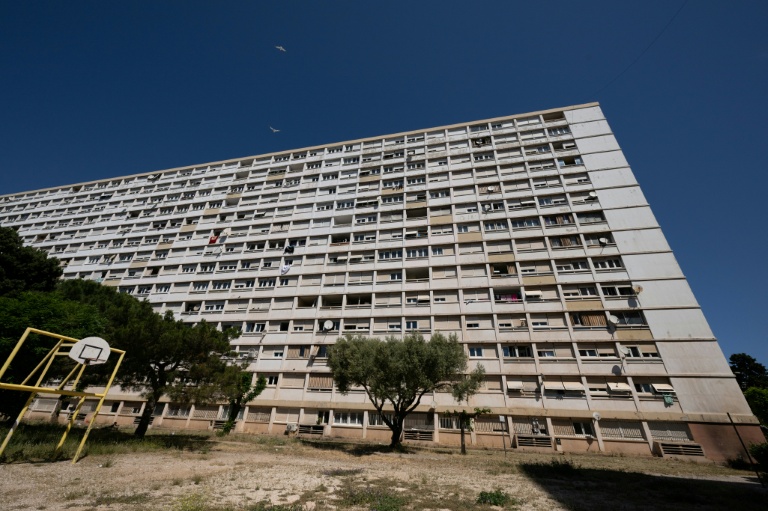 Une mère décède avec ses trois enfants en se jetant du 13e étage d'un immeuble à Toulon
