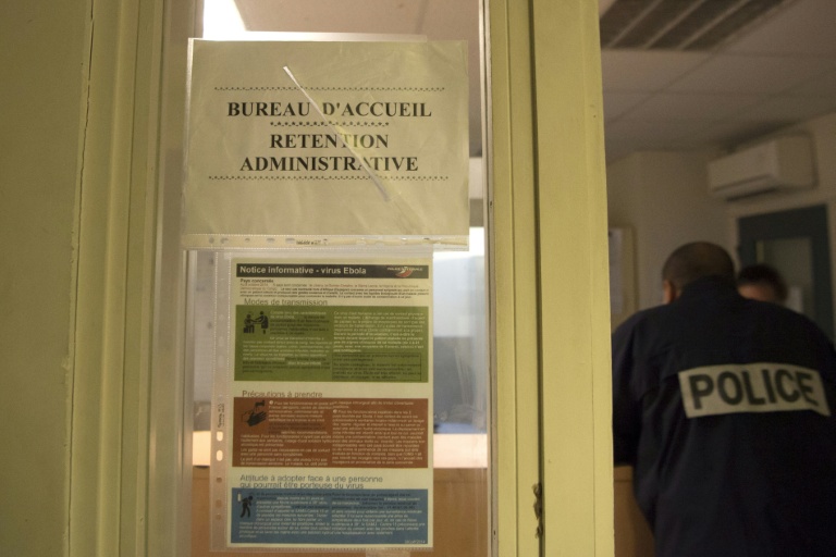 A Marseille, au centre de rétention pour étrangers 