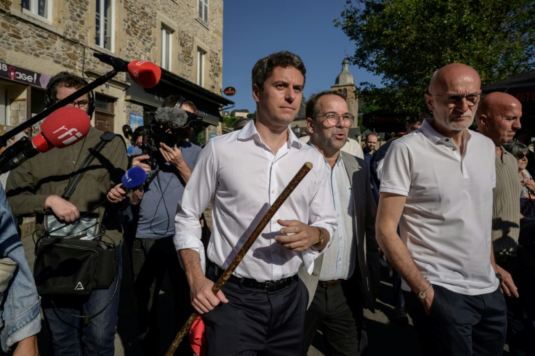 Présidentielle: Attal en transhumance express dans l'Aubrac