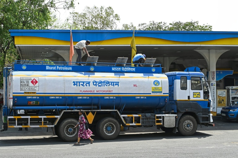 Inde: nouvelle hausse des prix des carburants en raison de la guerre au Moyen-Orient