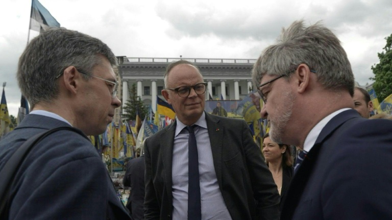 Le candidat à la présidentielle française Edouard Philippe rencontre Zelensky à Kiev