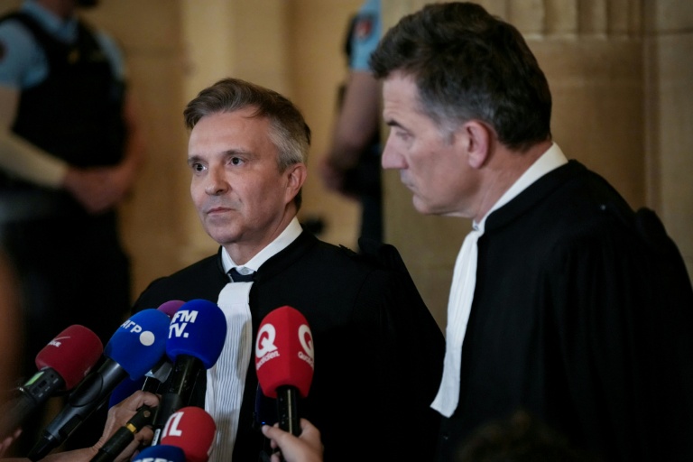 La défense de Nicolas Sarkozy clôt le procès libyen en appel