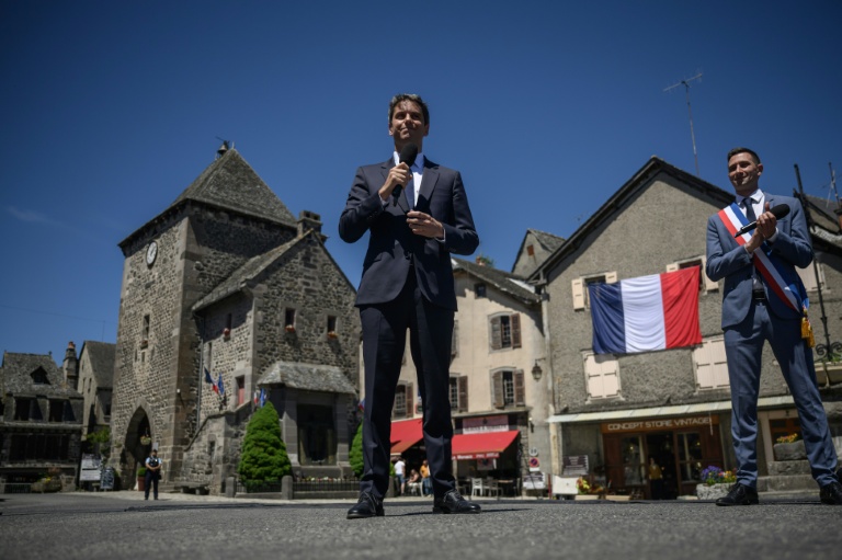 La candidature Attal: petite startup, gros moyens, combien de troupes ?