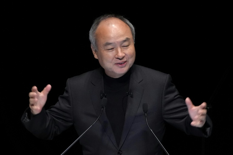 Choose France: le japonais SoftBank annonce un investissement record de 75 milliards d'euros lié à l'IA