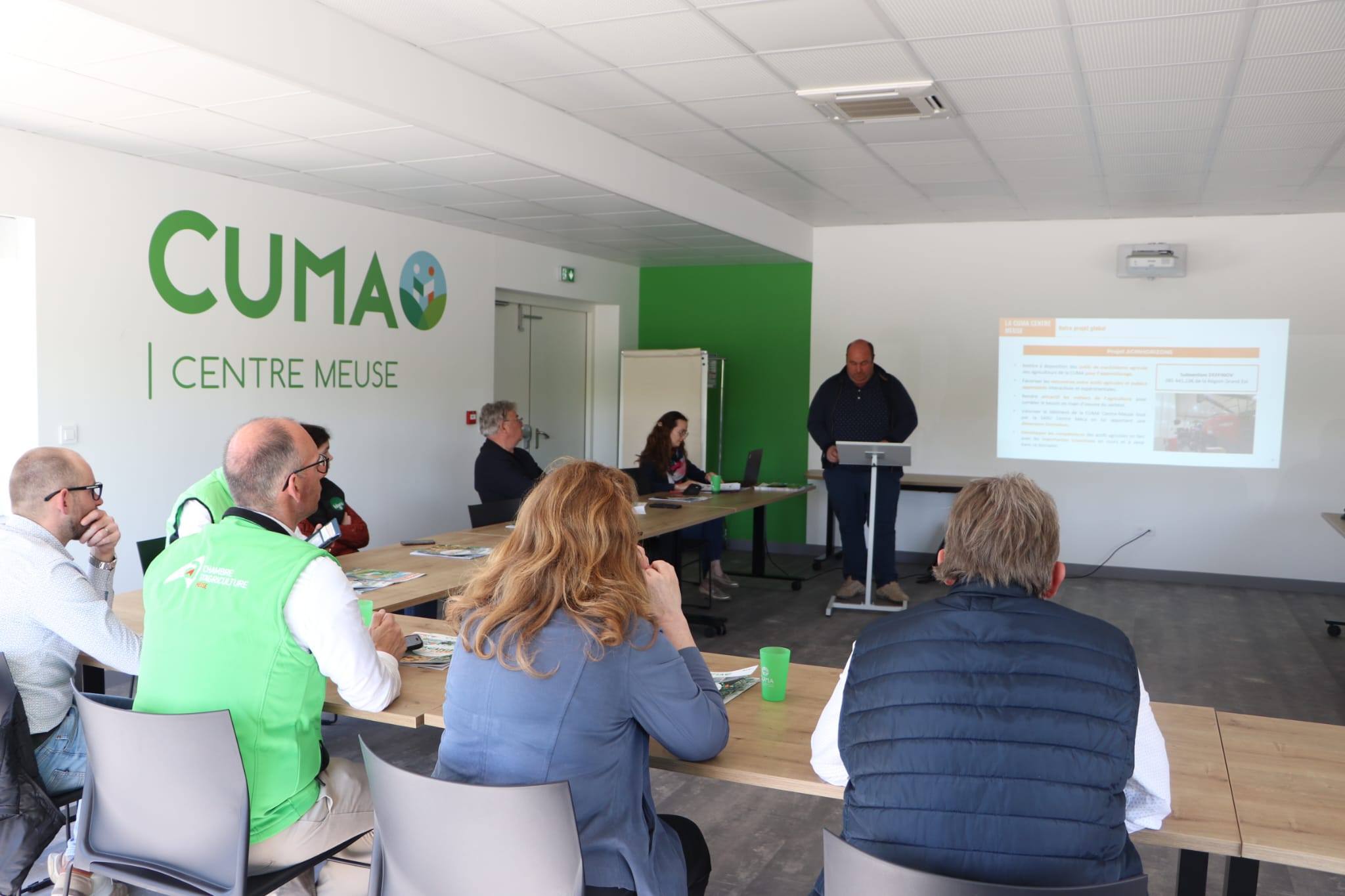 Lacroix-sur-Meuse : le modèle des CUMA comme réponse aux coûts agricoles