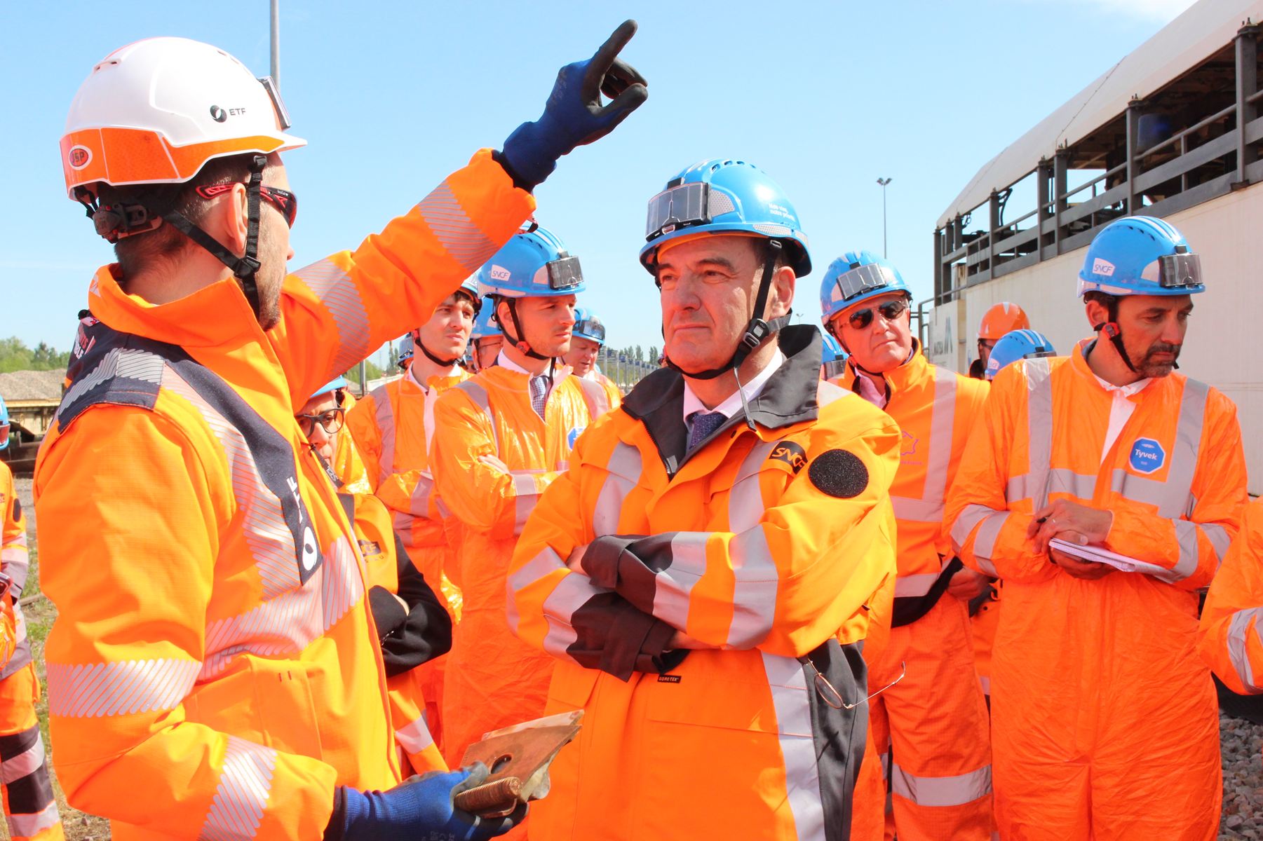 Jean Castex sur le chantier du train-usine à Amiens - Longueau