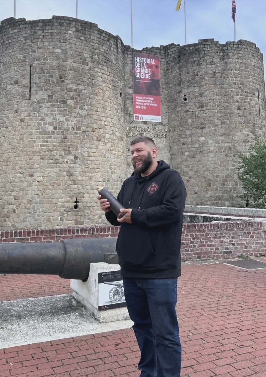 Le youtubeur Nota Bene pose ses caméras dans la Somme
