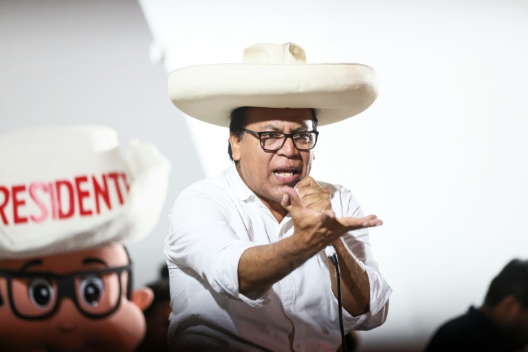 Présidentielle au Pérou: Roberto Sanchez, le candidat des campagnes andines