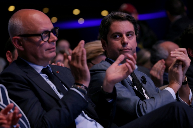 Présidentielle: Philippe devant Attal, le bloc central en danger sans candidat unique, selon un sondage