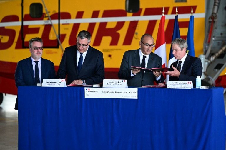 Feux de forêt: la France commande deux nouveaux Canadair, livraison estimée à 2032