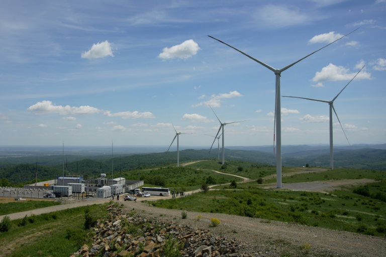 Face aux attaques sur son système énergétique, l'Ukraine développe le renouvelable