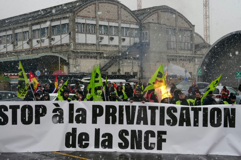 Jean Castex face à son premier bras de fer social à la SNCF