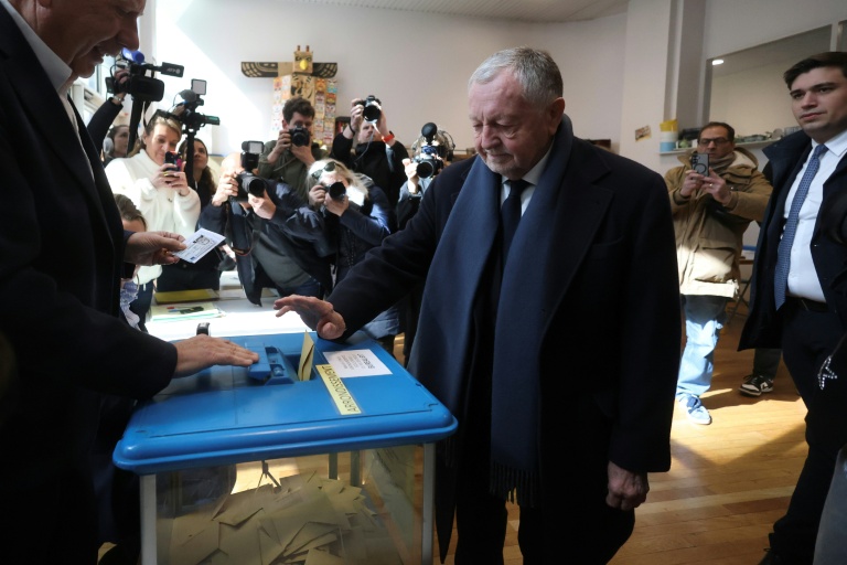 Affaire de viol: Aulas se met en retrait au conseil municipal de Lyon