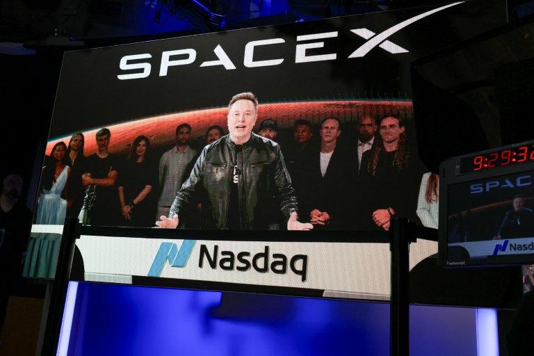 SpaceX se hisse à la cinquième place des capitalisations mondiales, dépasse Amazon