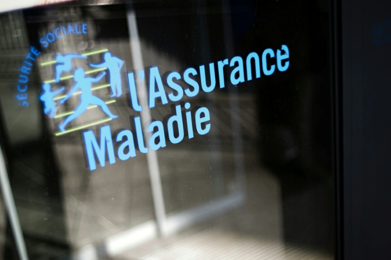 Le gouvernement veut baisser le remboursement de la "Sécu" sur les actes médicaux
