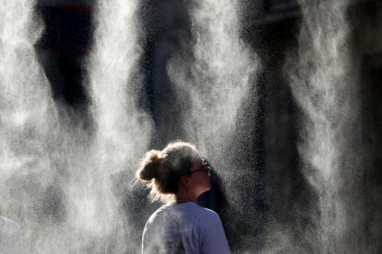 Sous une chaleur suffocante, la moitié des Français en vigilance rouge