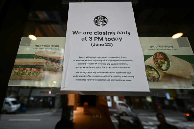 En Corée du Sud, Starbucks ferme temporairement 2.000 cafés après un fiasco publicitaire