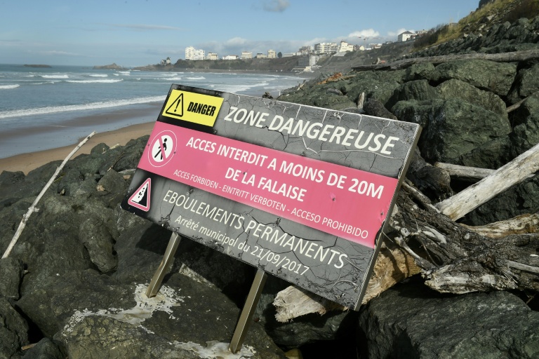Falaise effondrée à Biarritz: reprise des recherches du second plongeur enseveli