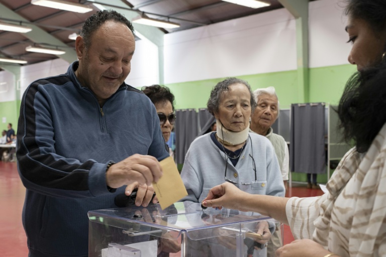 Nouvelle-Calédonie: les électeurs aux urnes pour un scrutin décisif pour l'avenir de l'archipel