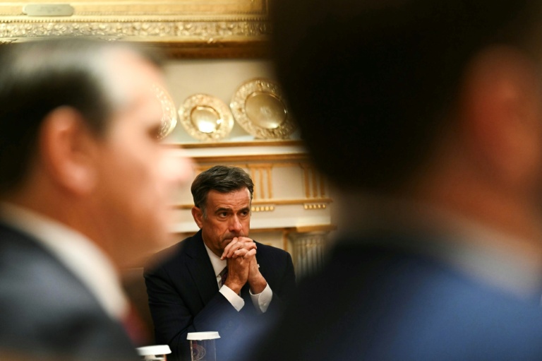 Le directeur de la CIA compare l'IA de pointe à des 