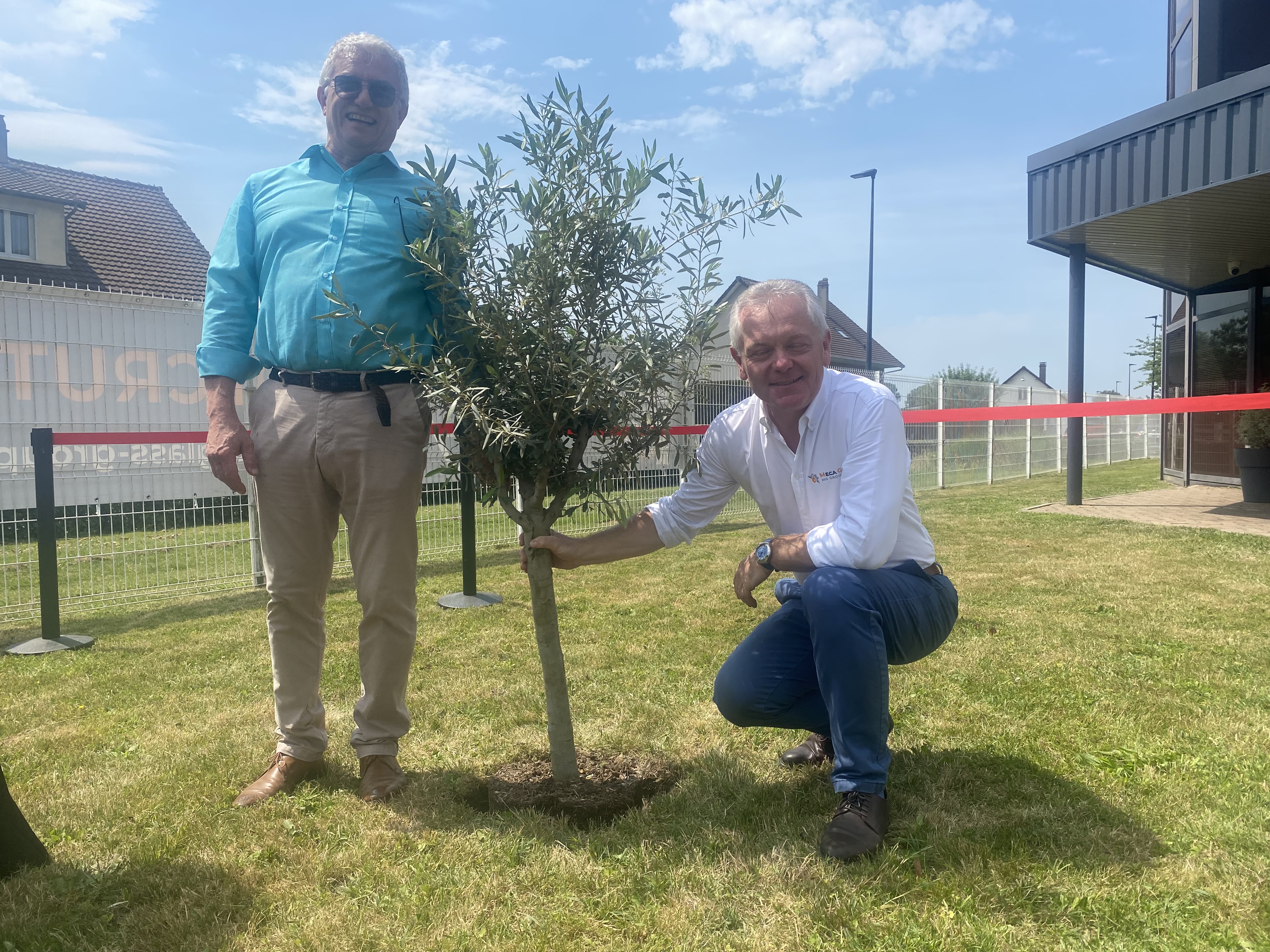 `À Bouttencourt, Meca Glass investit et inaugure son nouveau site industriel