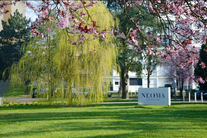 NEOMA renforce ses partenariats internationaux et accélère sur l’IA