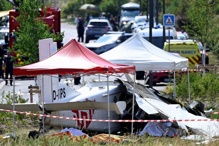 Crash près de Nancy: émotion et recueillement en hommage aux victimes