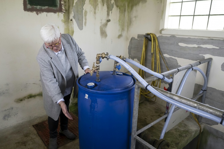 PFAS dans l'eau du robinet: depuis un an, collectivités et habitants s'adaptent