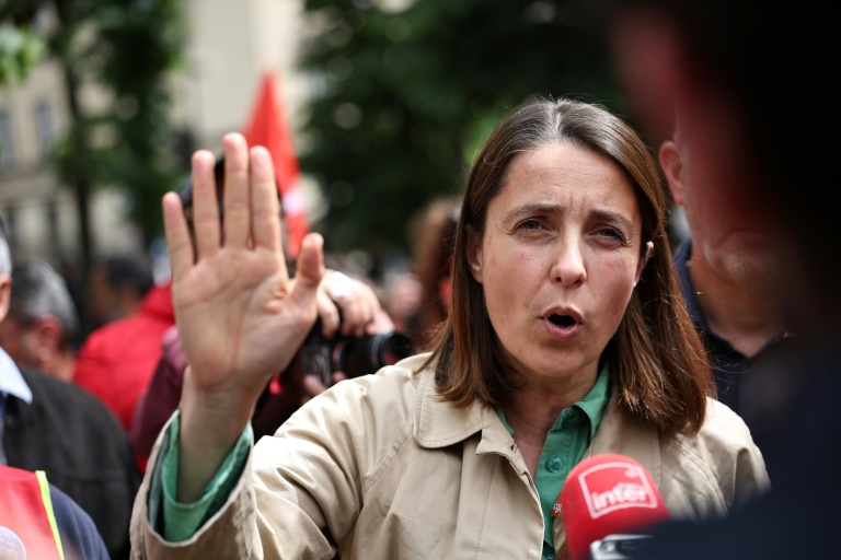 Canicule au travail: la CGT veut un changement d'urgence de la loi, le gouvernement des accords par métier