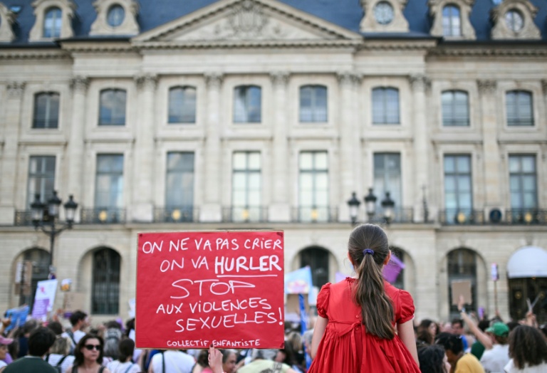 Après l'affaire Lyhanna, mobilisation pour une loi globale contre les violences sexuelles