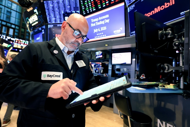 Wall Street ouvre en baisse, nouvelle vague de vente sur les semi-conducteurs