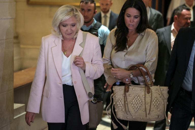 Inéligibilité, détournements: ce que dit la décision condamnant Marine Le Pen en appel