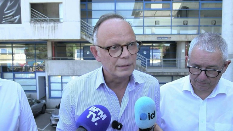 Philippe veut battre Le Pen dans les urnes tout en pointant ses revirements