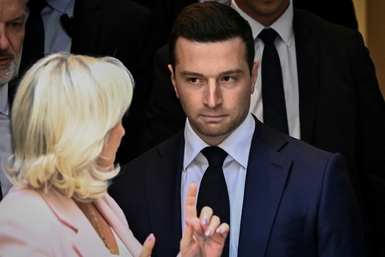 Jordan Bardella, retour à l'arrière-plan