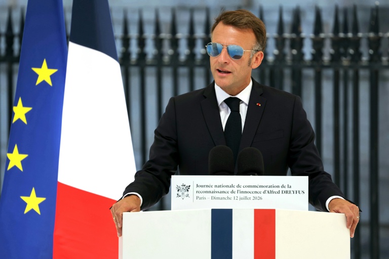 Face à l'antisémitisme, Macron en appelle au 