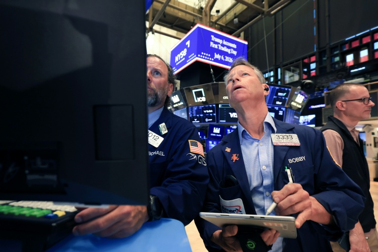 Bourses mondiales: prudence en Europe face à l'incertitude géopolitique, la tech tangue