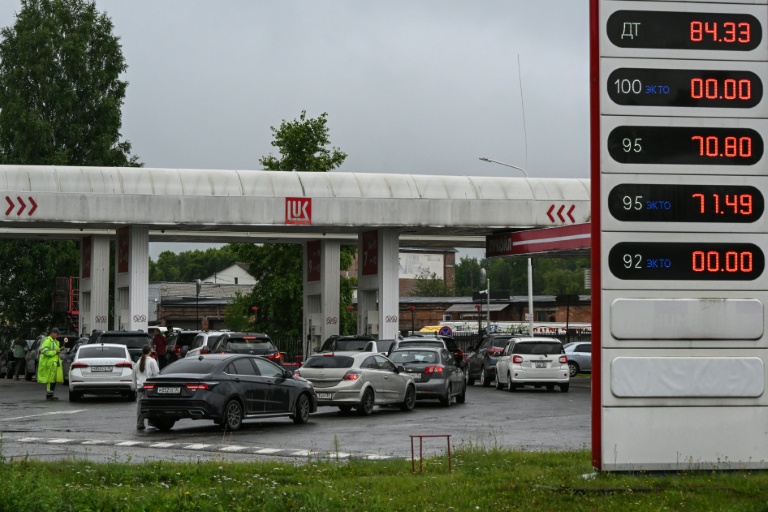 Plus d'essence, pas de patience : dans la province russe, l'