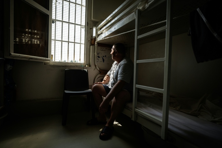 Dans la prison de Fleury-Mérogis surpeuplée, un été de détention sous canicule