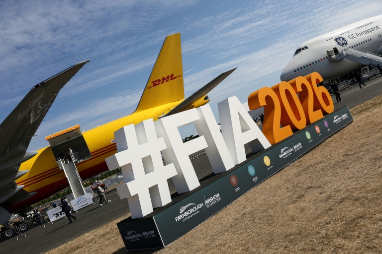 Le loueur SMBC Aviation Capital commande 100 Boeing et 100 Airbus